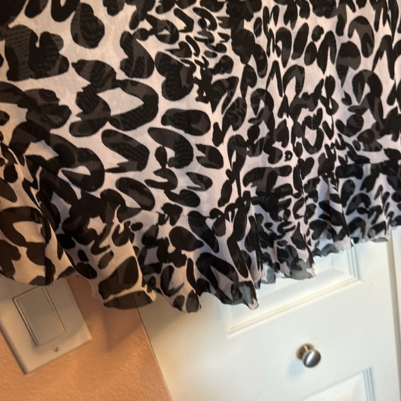 Bleu Rod Beattie Black and White Patterned Cover up S/M - Picture 6 of 8